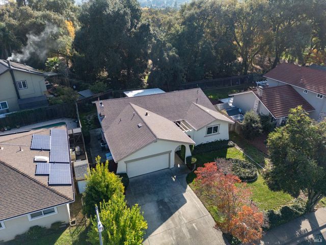 729 Brookside Dr, Vacaville, CA 95688