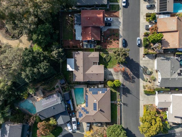 729 Brookside Dr, Vacaville, CA 95688