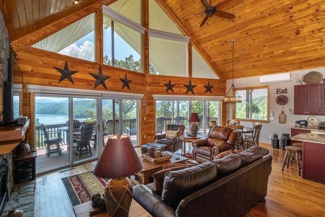 78 Hawk Nest Place, Murphy, NC 28906