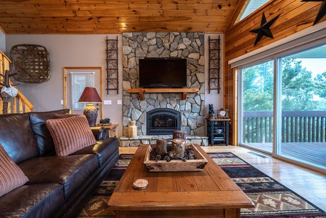 78 Hawk Nest Place, Murphy, NC 28906