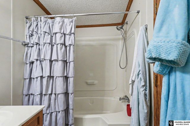 12803 Aurora Plaza, Omaha, NE 68164