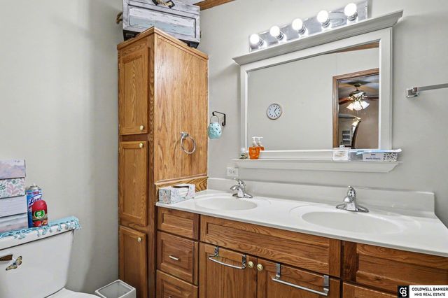 12803 Aurora Plaza, Omaha, NE 68164