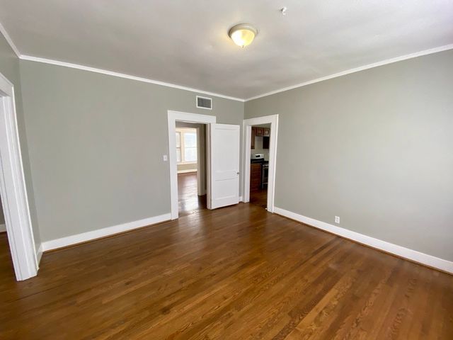 1410 Kings Highway, Dallas, TX 75208