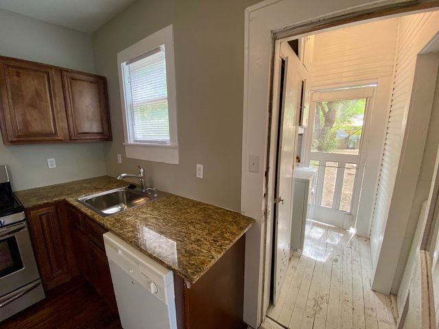 1410 Kings Highway, Dallas, TX 75208