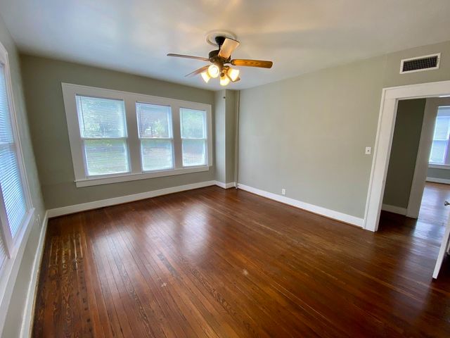 1410 Kings Highway, Dallas, TX 75208