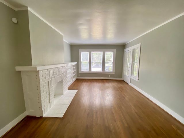 1410 Kings Highway, Dallas, TX 75208