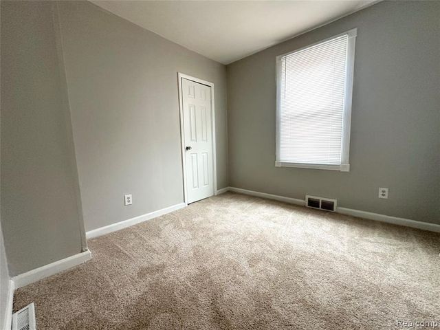 7027 Meadow Avenue, Warren, MI 48091