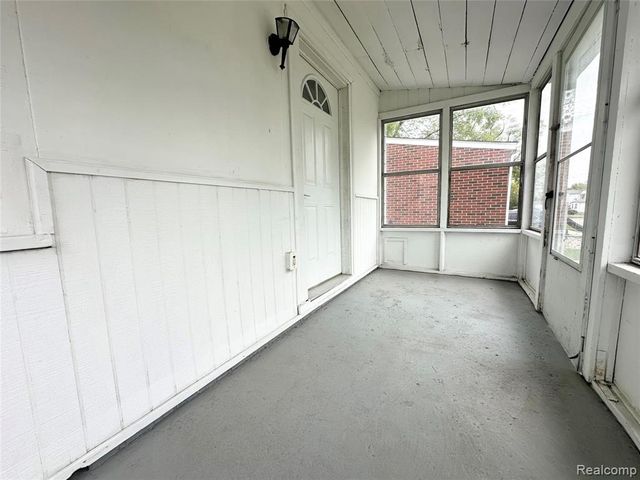 7027 Meadow Avenue, Warren, MI 48091