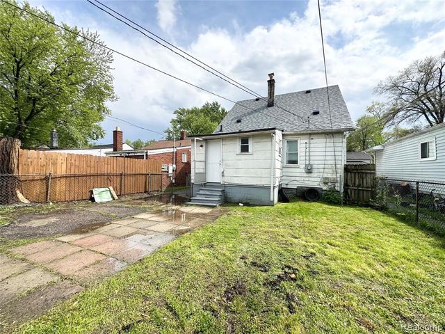 7027 Meadow Avenue, Warren, MI 48091