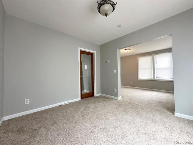 7027 Meadow Avenue, Warren, MI 48091