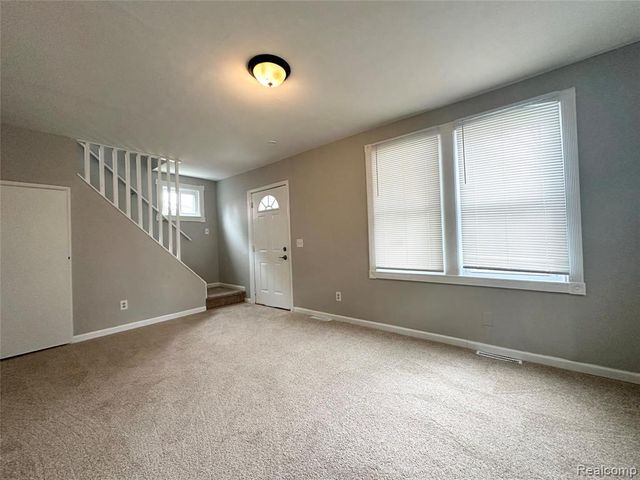 7027 Meadow Avenue, Warren, MI 48091