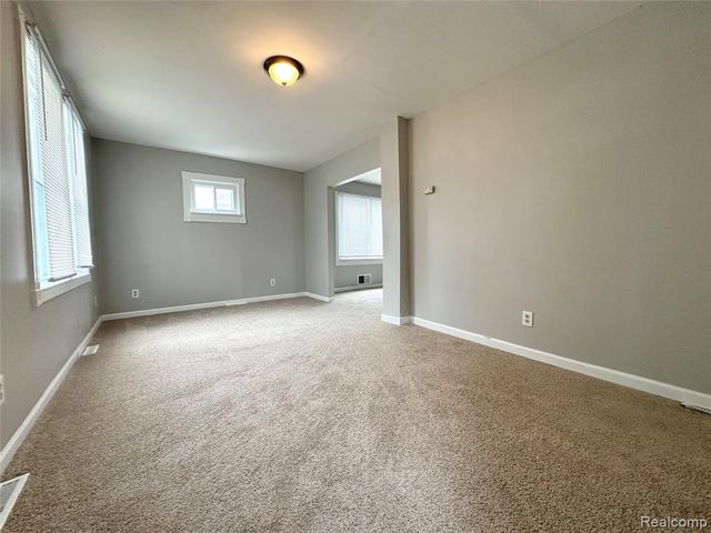 7027 Meadow Avenue, Warren, MI 48091