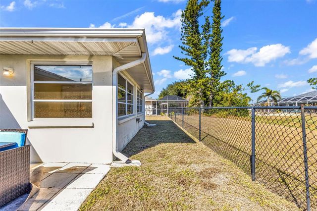 285 MARK TWAIN LANE, Rotonda West, FL 33947