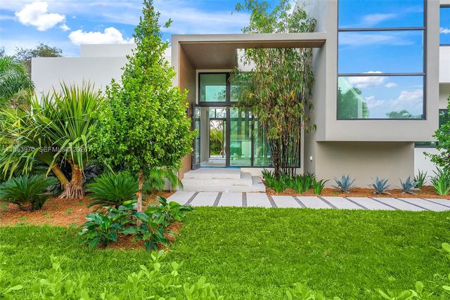 7400 SW 127th St, Pinecrest, FL 33156