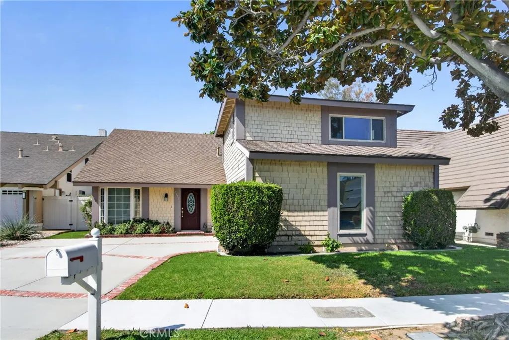 2372 Apple Tree Drive, Tustin, CA 92780