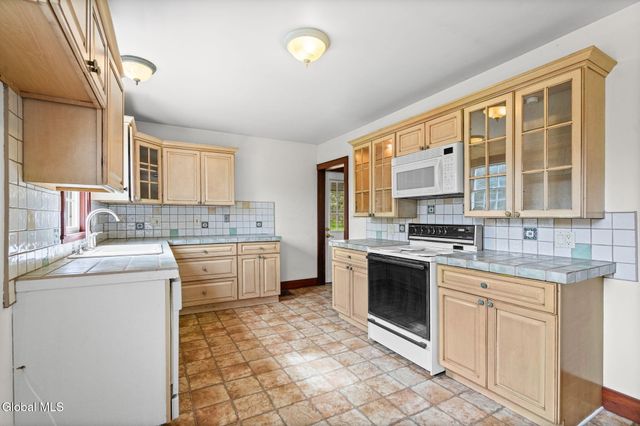 926 Saratoga Road, Ballston, NY 12019