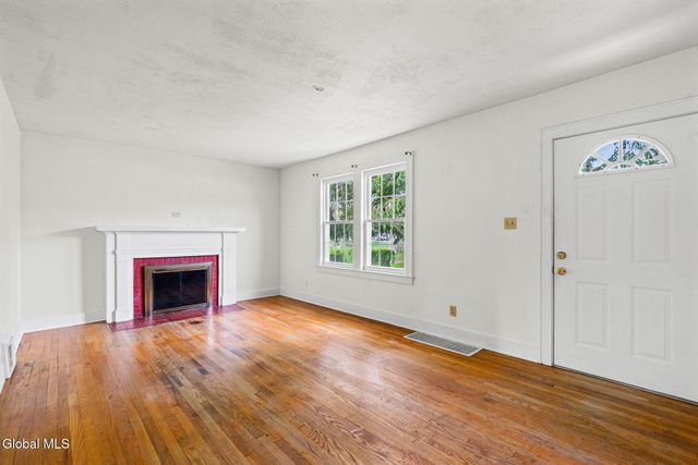 926 Saratoga Road, Ballston, NY 12019