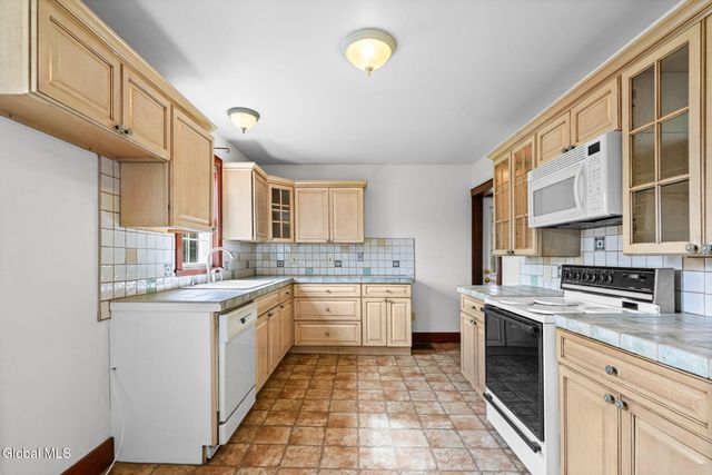 926 Saratoga Road, Ballston, NY 12019