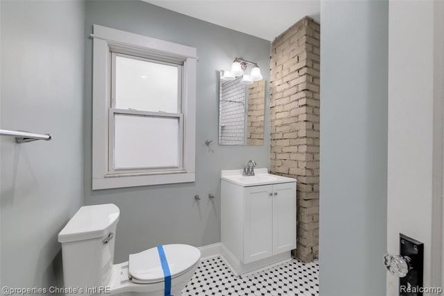 17394 Warrington Drive, Detroit, MI 48221