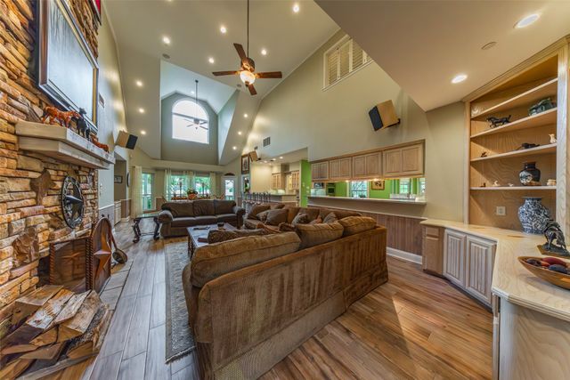1050 Vz County Road 3704, Wills Point, TX 75169