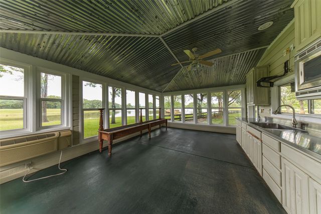 1050 Vz County Road 3704, Wills Point, TX 75169