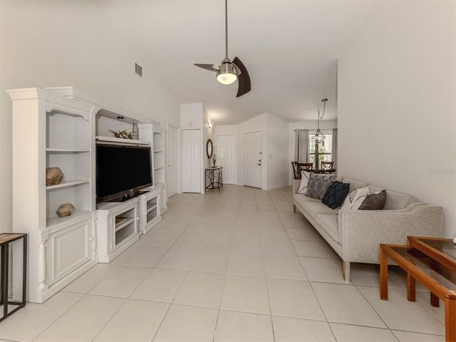 268 SOUTHAMPTON DRIVE 309, Venice, FL 34293