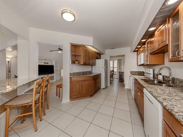 268 SOUTHAMPTON DRIVE 309, Venice, FL 34293