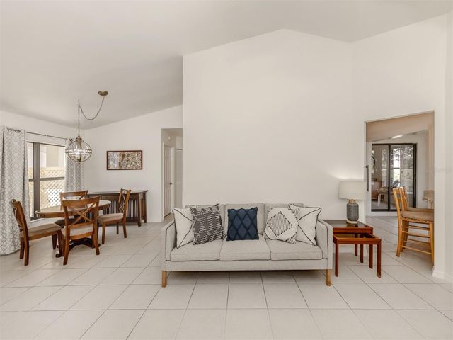 268 SOUTHAMPTON DRIVE 309, Venice, FL 34293
