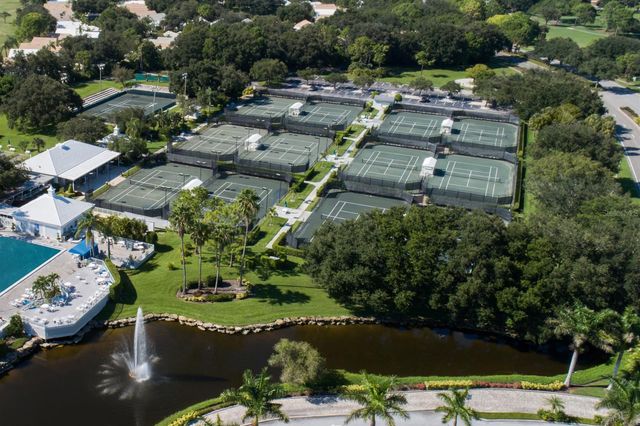 268 SOUTHAMPTON DRIVE 309, Venice, FL 34293