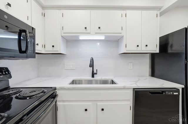 9750 Bunker Hill Lane, Montgomery, OH 45242