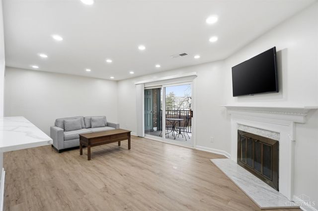 9750 Bunker Hill Lane, Montgomery, OH 45242