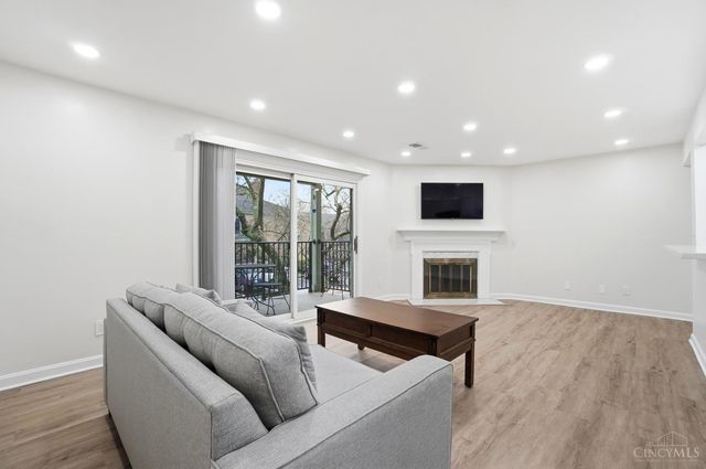 9750 Bunker Hill Lane, Montgomery, OH 45242