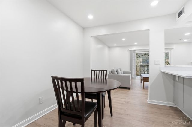 9750 Bunker Hill Lane, Montgomery, OH 45242