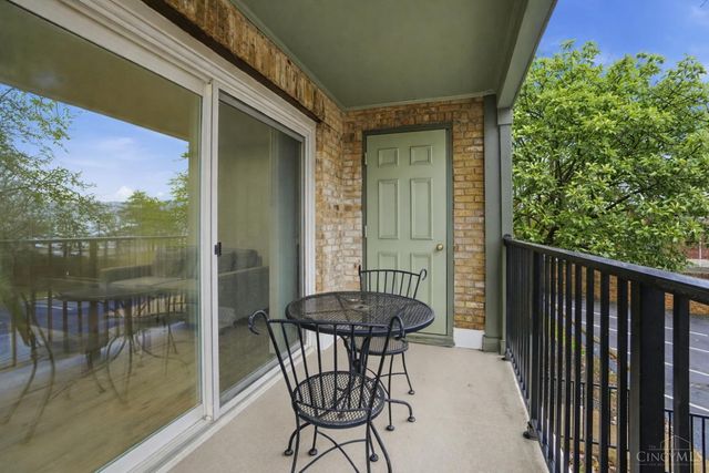 9750 Bunker Hill Lane, Montgomery, OH 45242