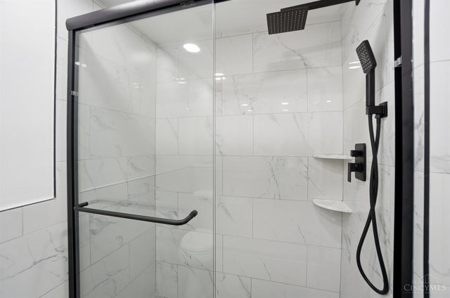 9750 Bunker Hill Lane, Montgomery, OH 45242