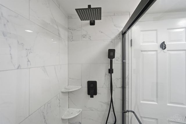 9750 Bunker Hill Lane, Montgomery, OH 45242