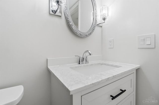 9750 Bunker Hill Lane, Montgomery, OH 45242