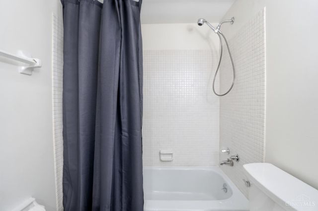 9750 Bunker Hill Lane, Montgomery, OH 45242