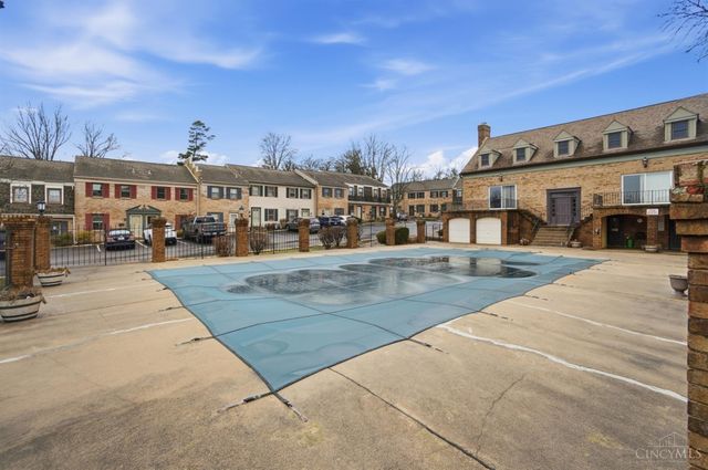 9750 Bunker Hill Lane, Montgomery, OH 45242