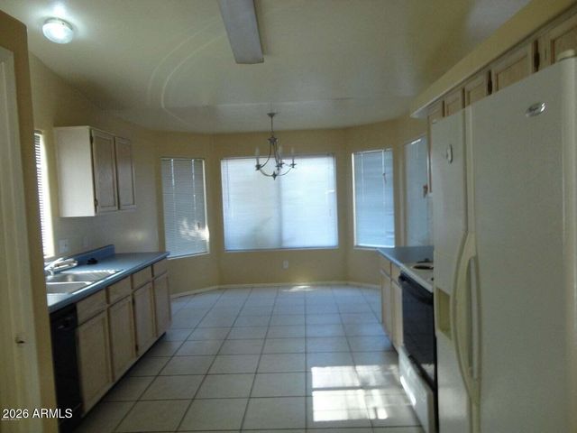 8520 W PALM Lane 1105, Phoenix, AZ 85037