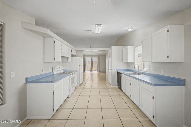 8520 W PALM Lane 1105, Phoenix, AZ 85037