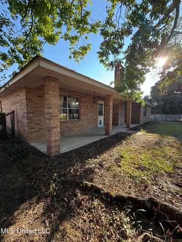 509 Country Club Drive, Picayune, MS 39466