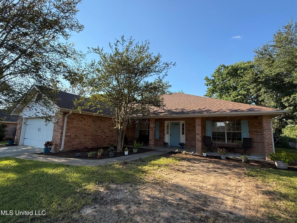 509 Country Club Drive, Picayune, MS 39466