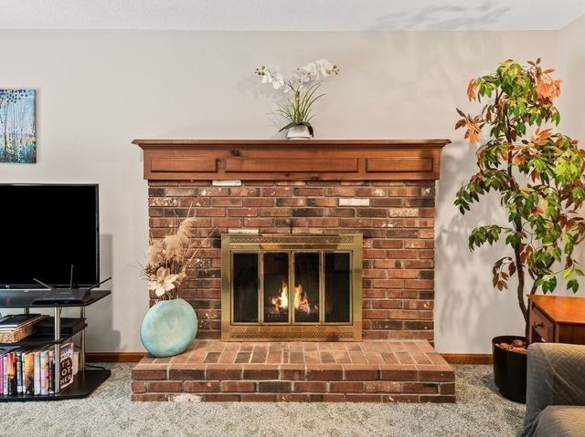 3 Oakwood Dr, Webster, MA 01570
