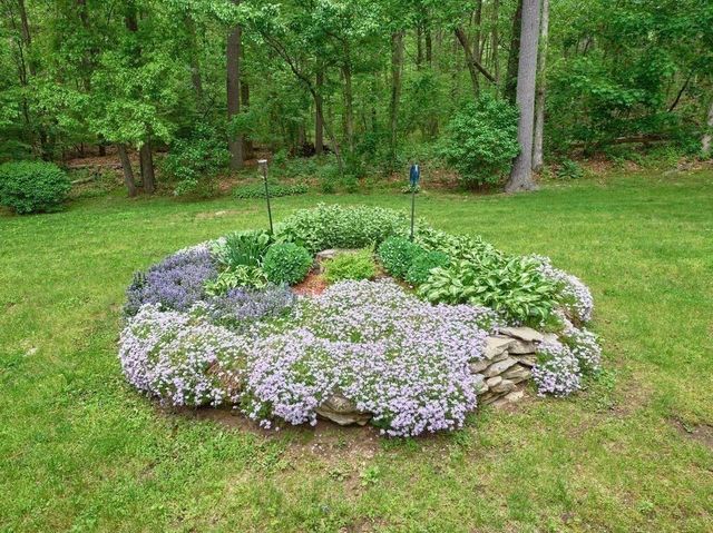 3 Oakwood Dr, Webster, MA 01570