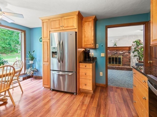 3 Oakwood Dr, Webster, MA 01570