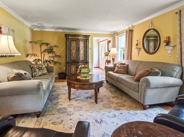3 Oakwood Dr, Webster, MA 01570