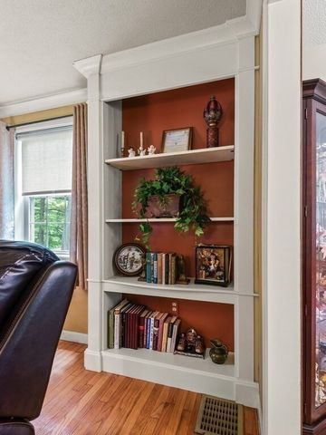 3 Oakwood Dr, Webster, MA 01570