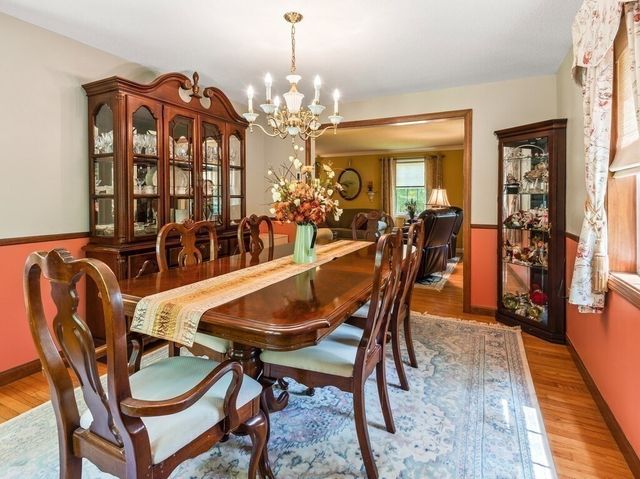 3 Oakwood Dr, Webster, MA 01570