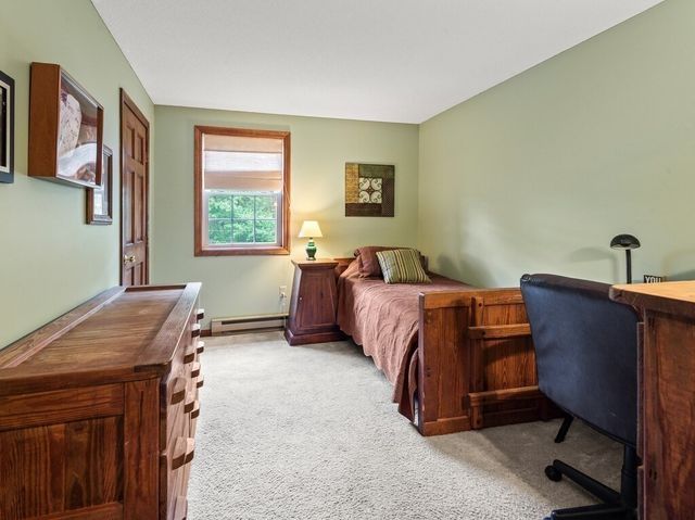 3 Oakwood Dr, Webster, MA 01570